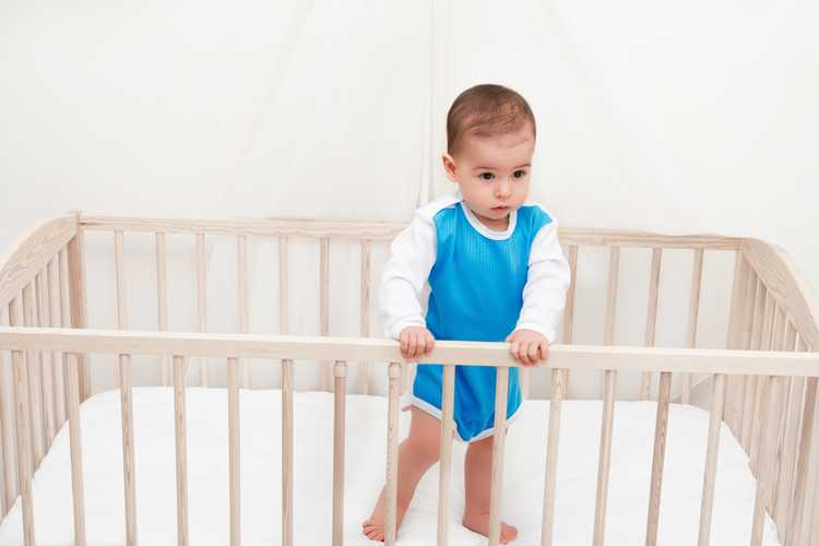 When to Move Your Toddler from Crib to Bed