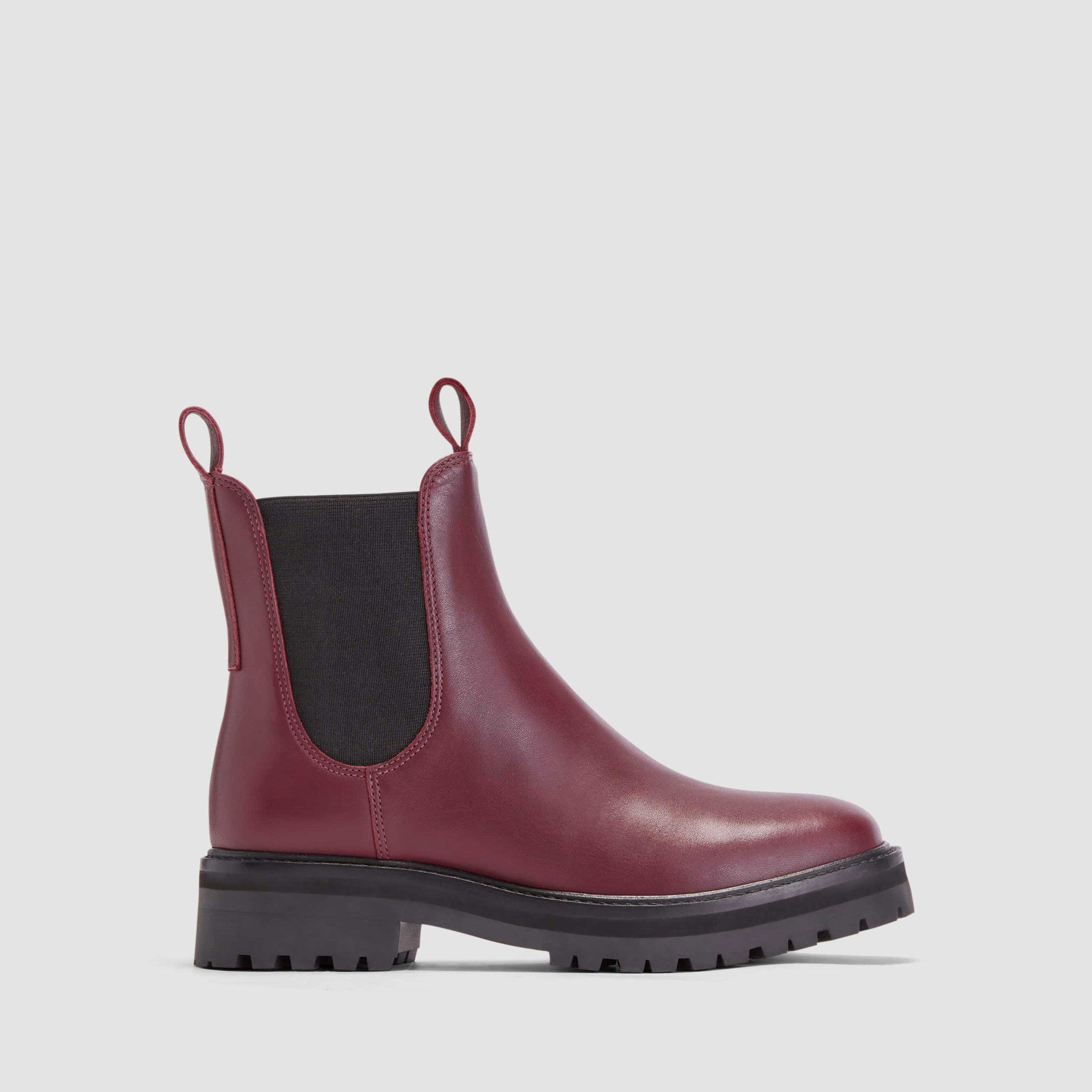 Lug Chelsea Boot by Everlane in Bordeaux, Size 7.5