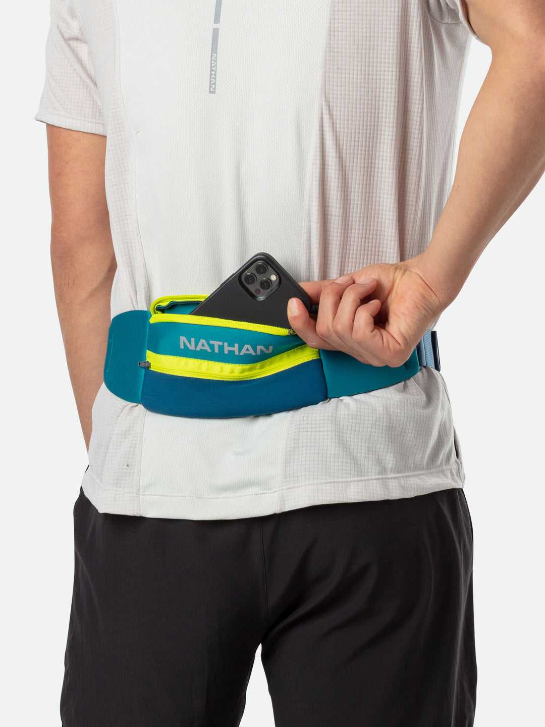 The 10 Best Fanny Packs and Waist Bags for Men to Carry Around in 2022 -  The Manual