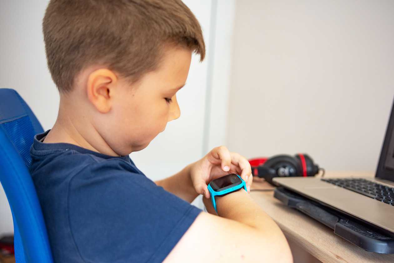 Best Smartwatches for Kids: GPS, Safety Features, and More