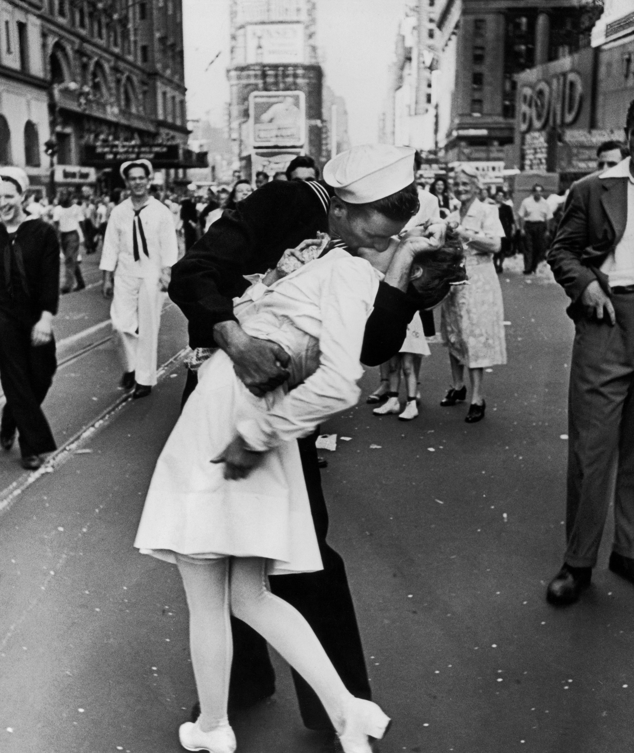VJ Day Kiss in Times Square Go Behind the Lens of That Famous Photo