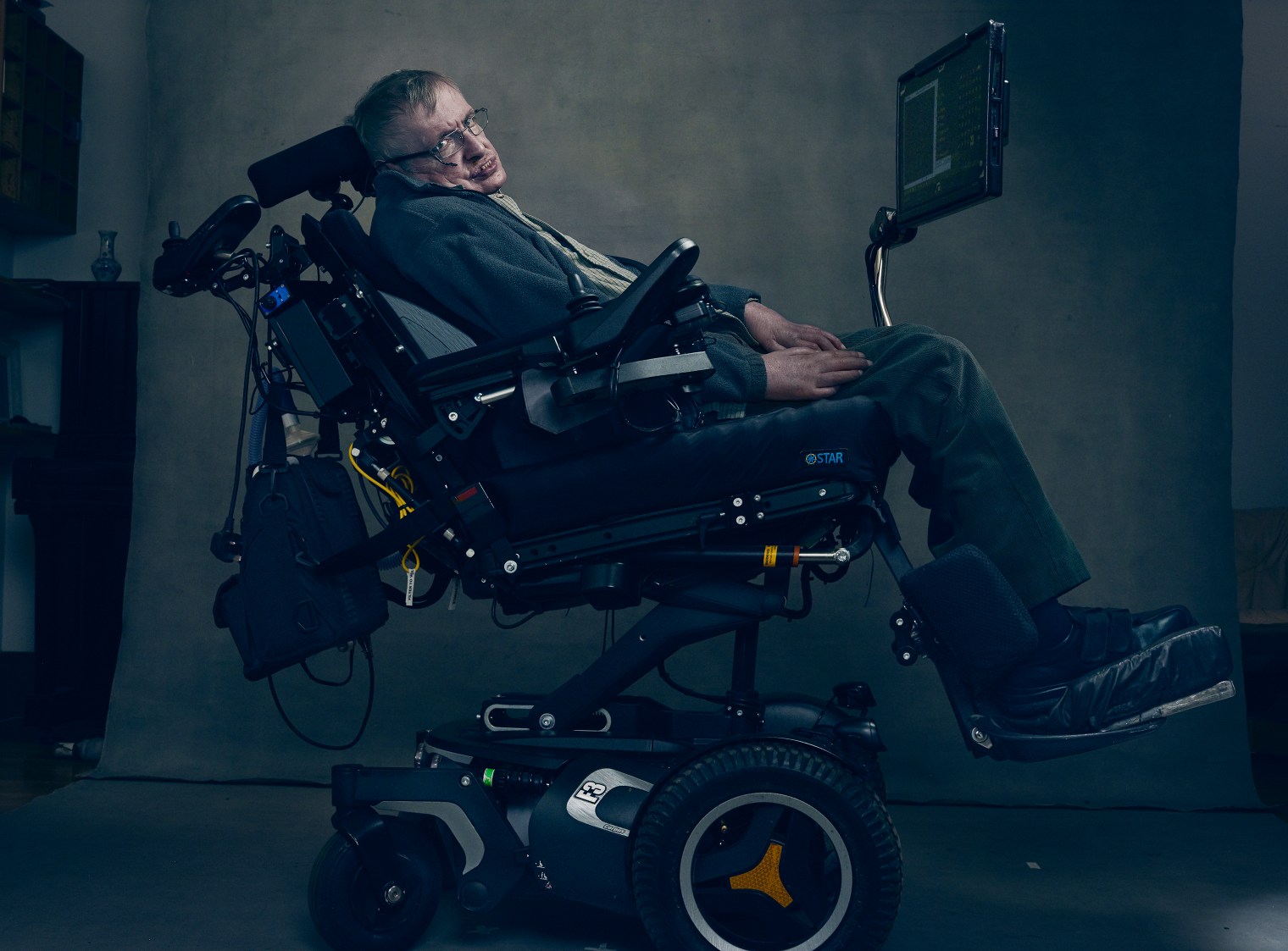Annie Leibovitz On Photographing Stephen Hawking Time